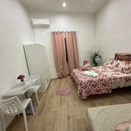 Angolo Paradiso Bed & Breakfast เนเปิลส์ ภายนอก รูปภาพ