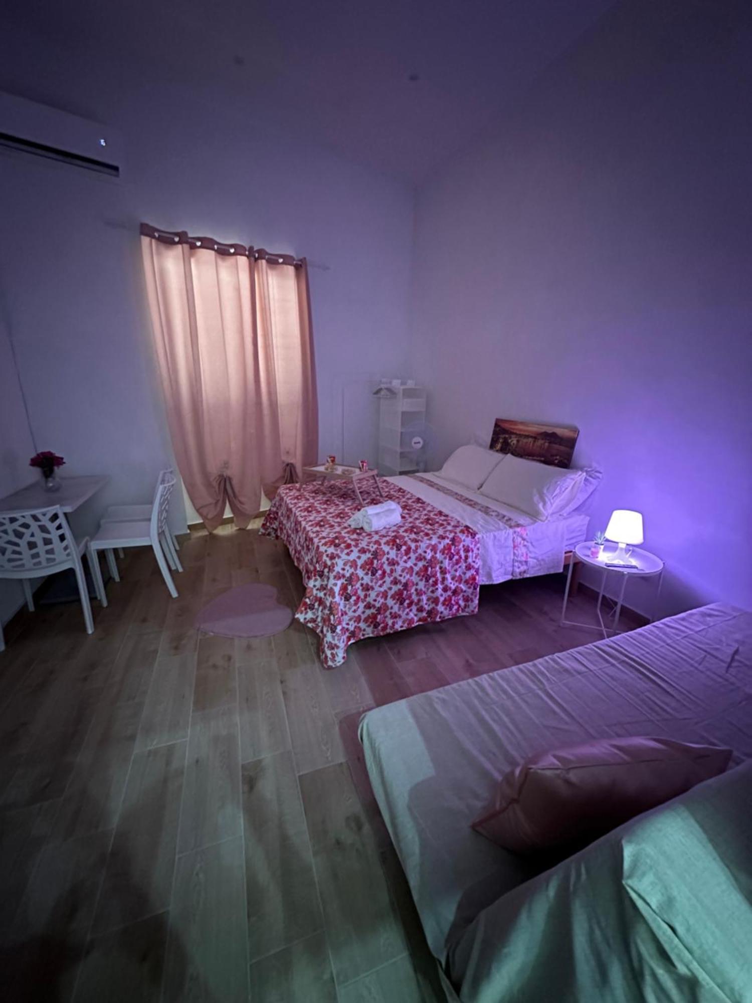Angolo Paradiso Bed & Breakfast เนเปิลส์ ภายนอก รูปภาพ